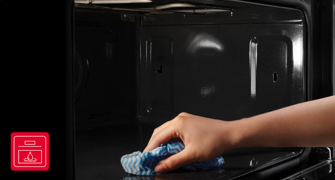 piekarnik Amica EB621WA+IN posiada system czyszczenia aqualytic