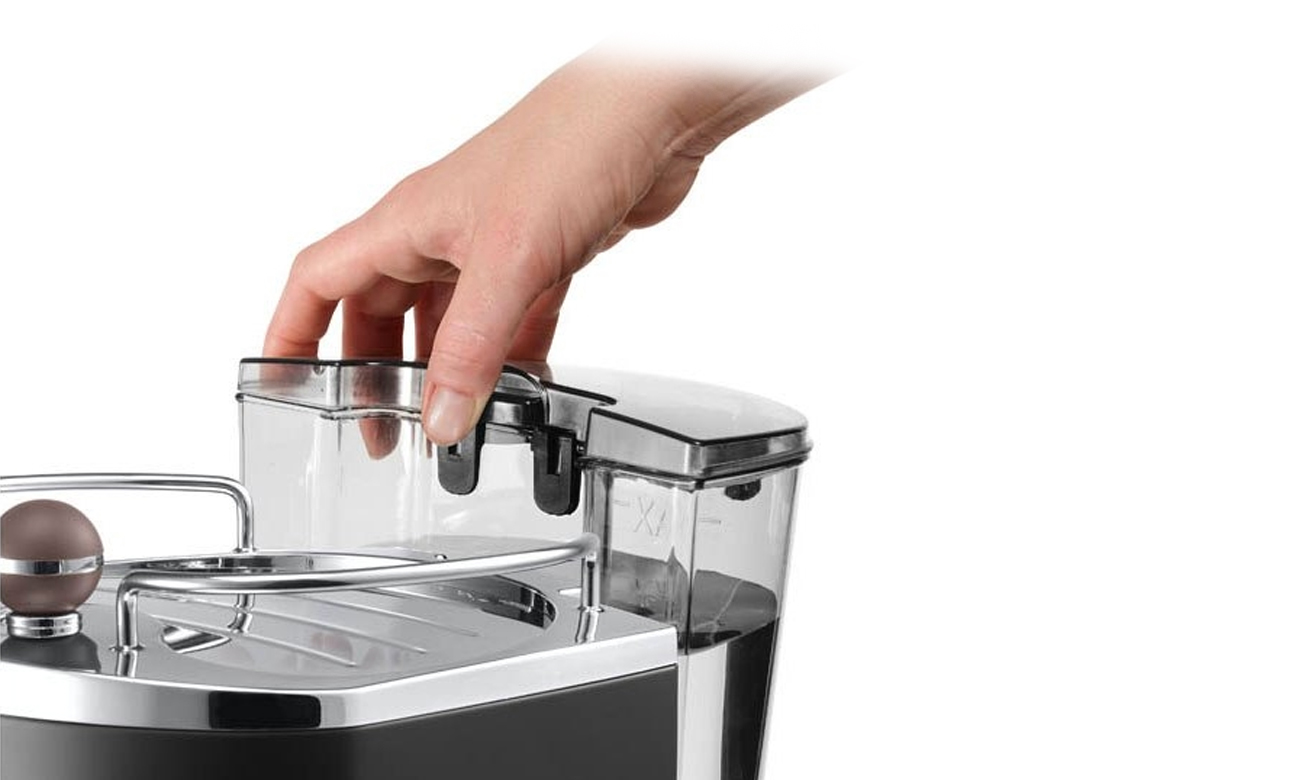 Czarny ekspres cisnieniowy DeLonghi ECOV 311.BK