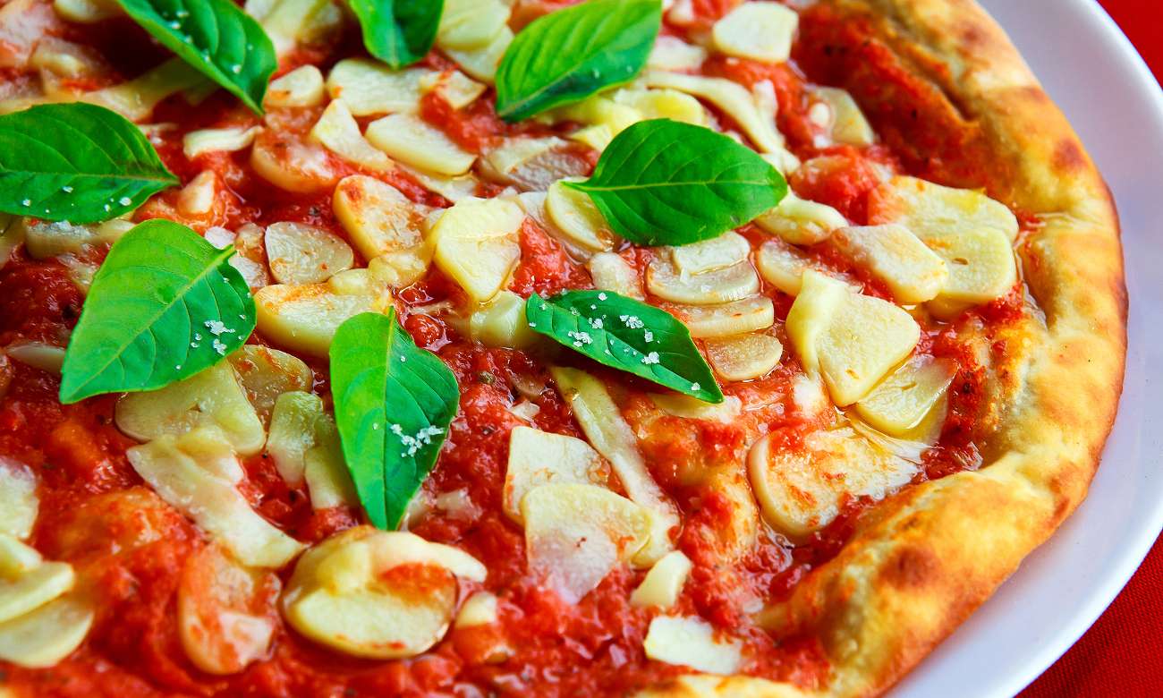 pizza zrobiona w piekarniku Samsung NV75K5541RG