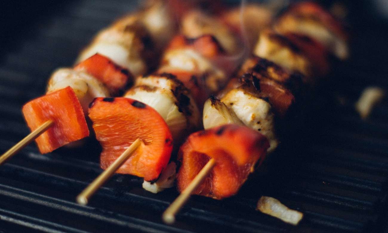 Grill w kuchence mikrofalowej Sharp R861