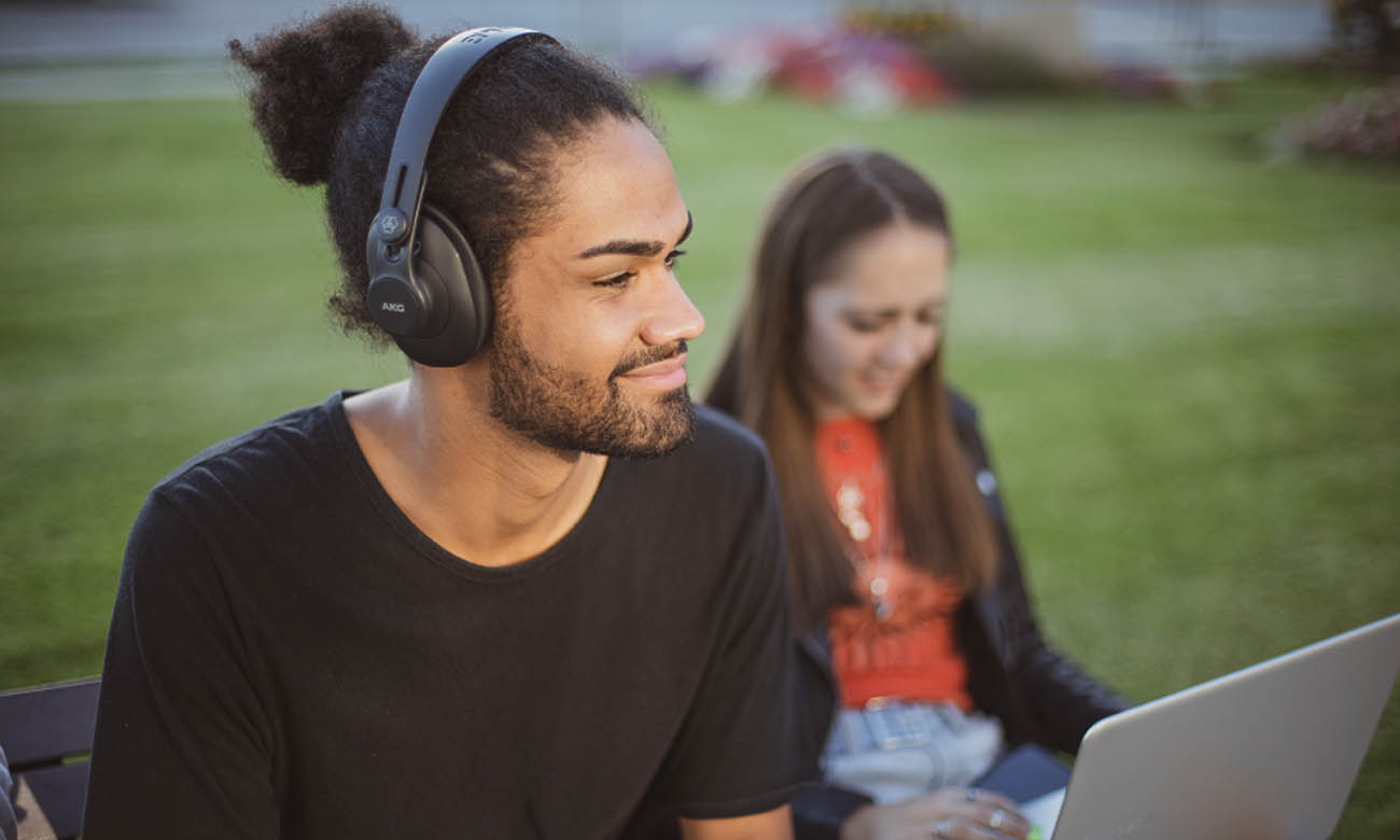 Wszecchstrone słuchawki zamknięte AKG K361BT Bluetooth 5.0
