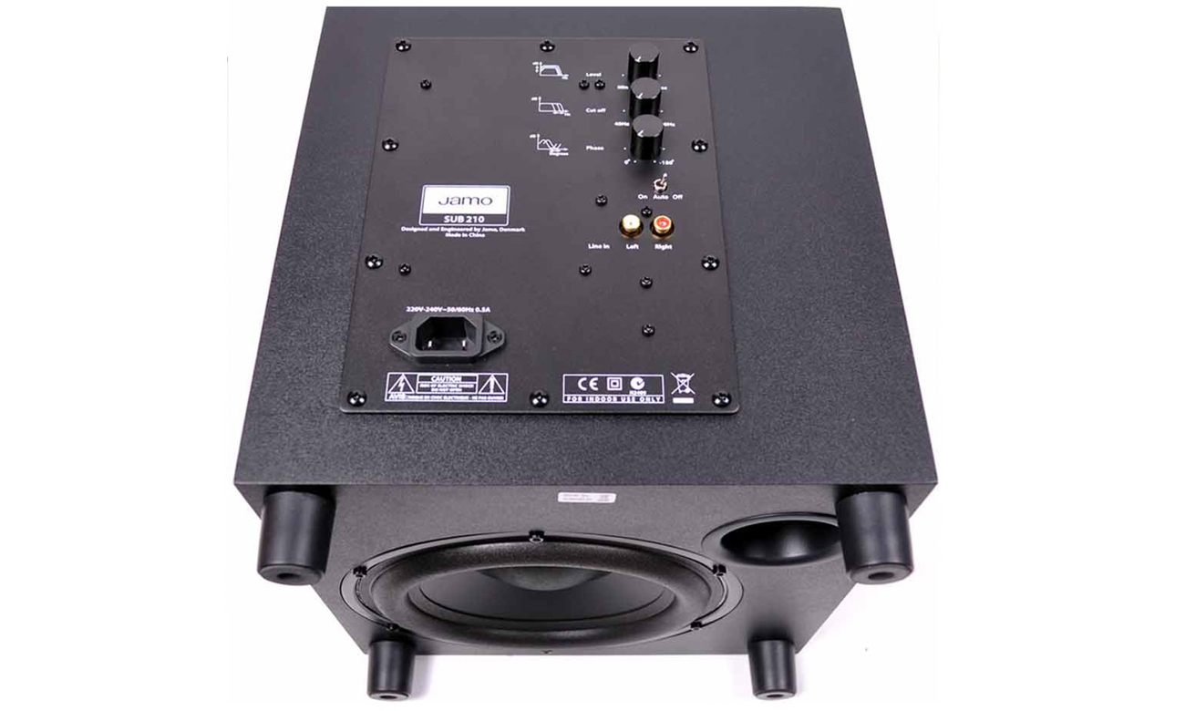 Czysty dźwięk basu w Jamo SUB 10 Gloss Black
