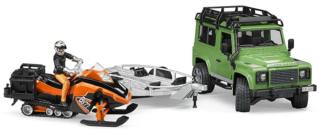 Bruder Land Rover Defender z lawetą, skuterem i figurką BR-02594