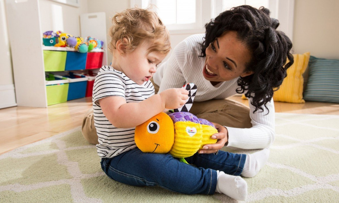 TOMY Lamaze kręcący się robaczek L27427
