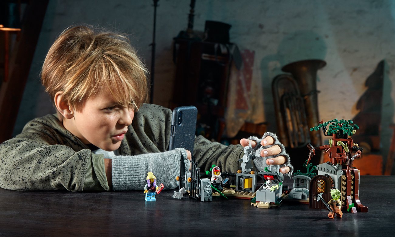 LEGO® Hidden Side™ Tajemnicze cmentarzysko 70420