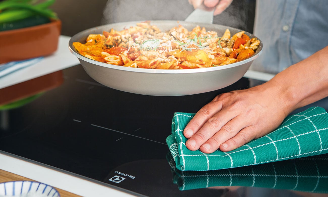 Łatwe czyszczenie w Electrolux EHI 6540 FOK