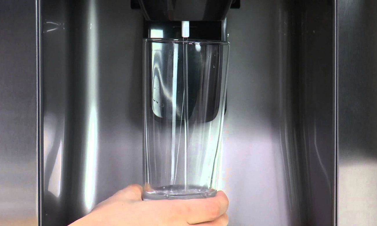 Dyspenser wody w Haier HRF522IG6