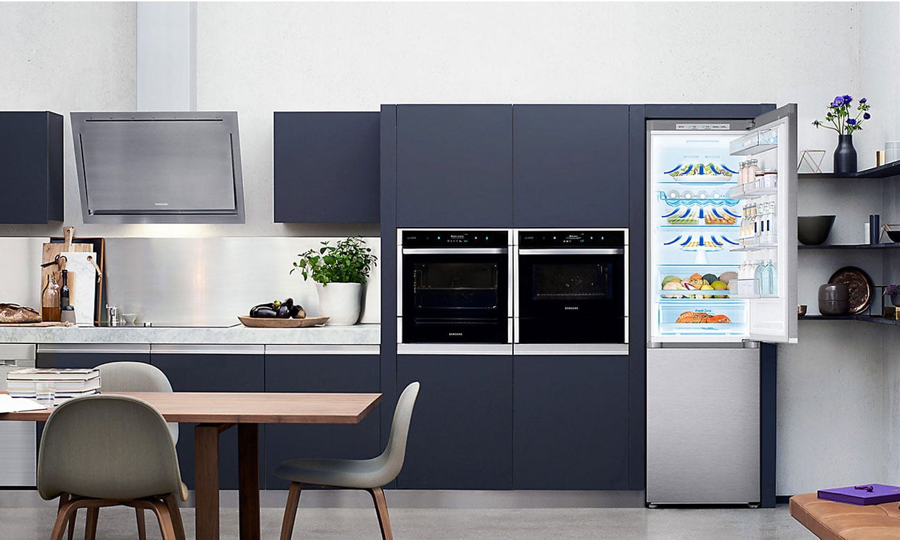 Równomierny obieg świeżego powietrza, dzięki technologii All-Around Cooling w lodówce Samsung RB33J8035SR