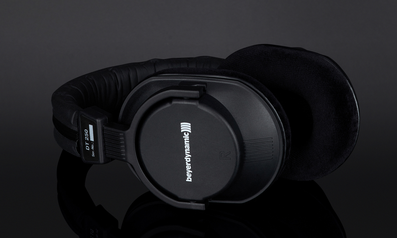Szerokie pasmo przenoszenia w Beyerdynamic DT 250