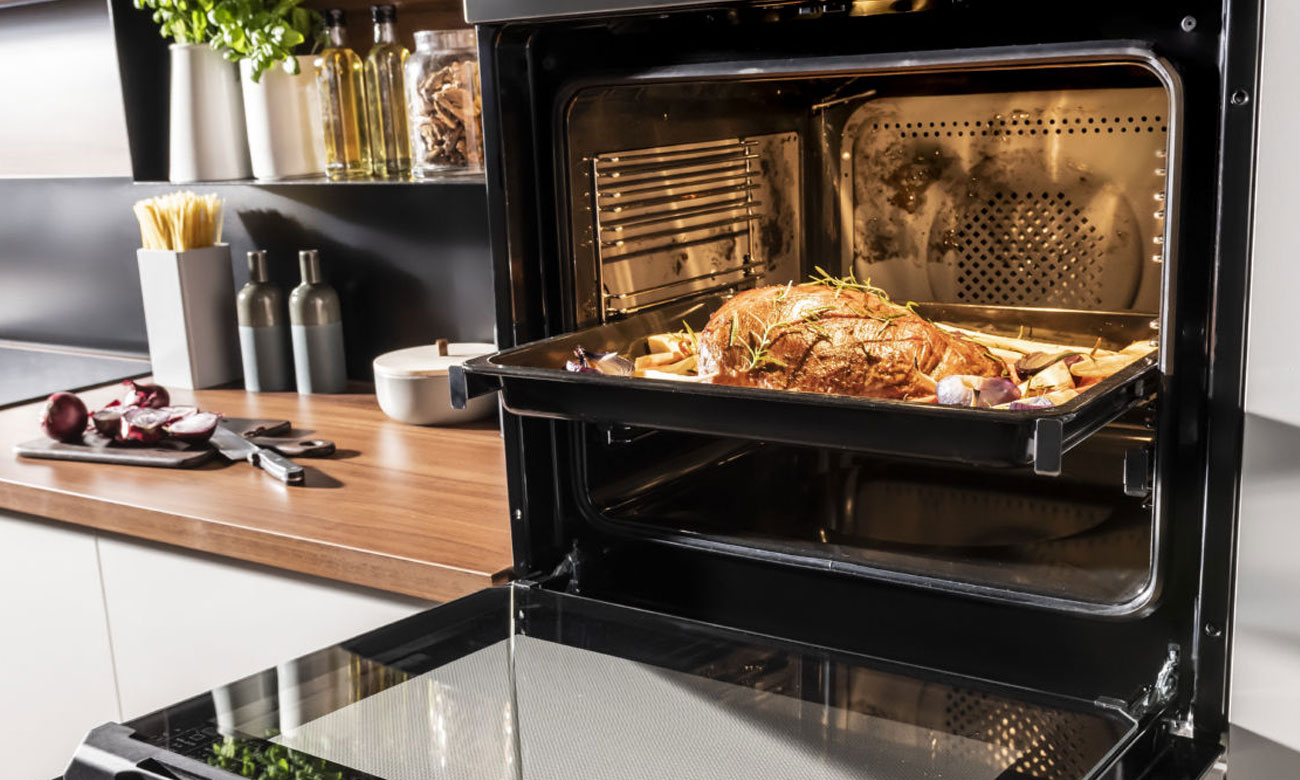 Łatwy w ustawianiu piekarnik do zabudowy Amica