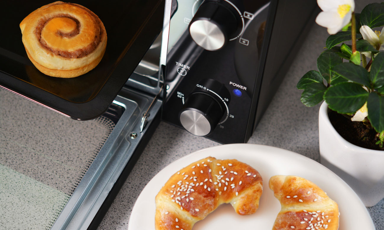 Pieczenie w minipiekarniku Blaupunkt EOM601