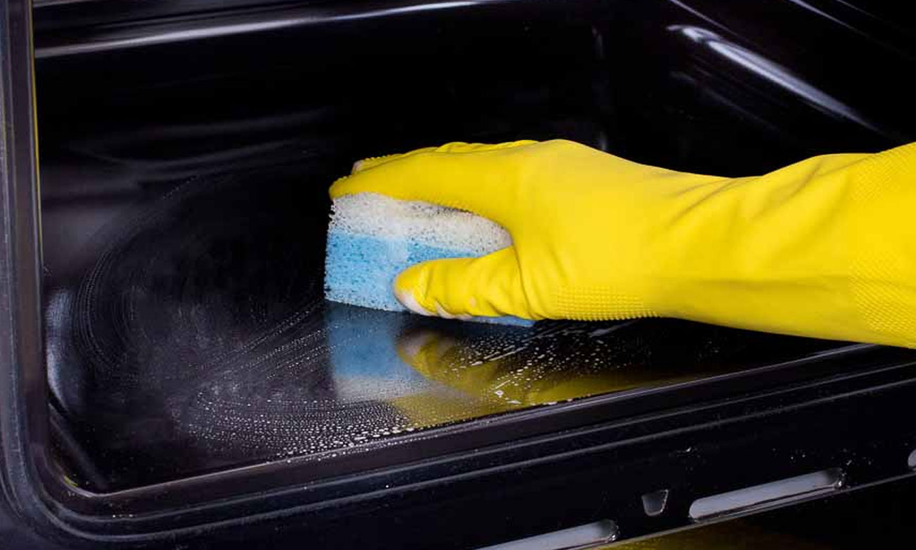 Łatwe czyszczenie wnetrza piekarnika, dzięki powłoce EcoClean Direct w piekarniku do zabudowy Bosch HBA334YB0