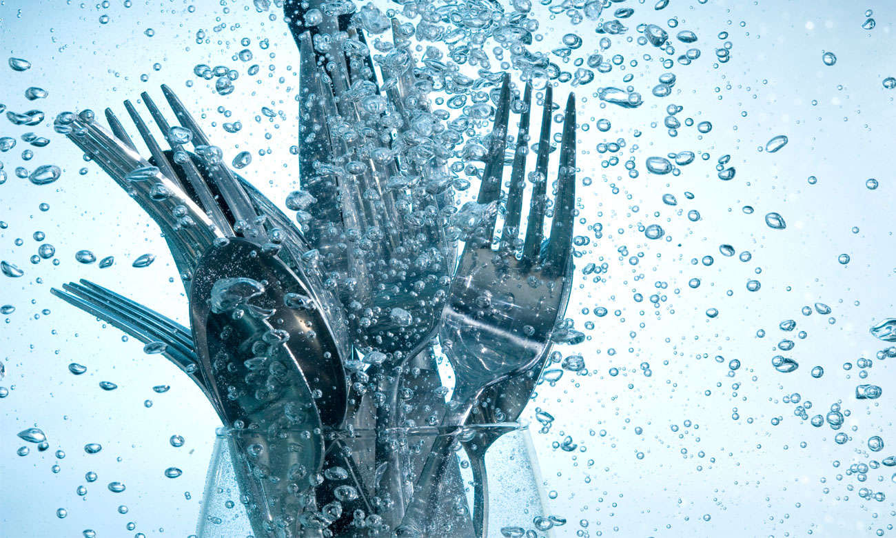 Oszczędne zmywanie naczyń, dzięki technologii ActiveWater w zmywarce Bosch SMS46JI04E