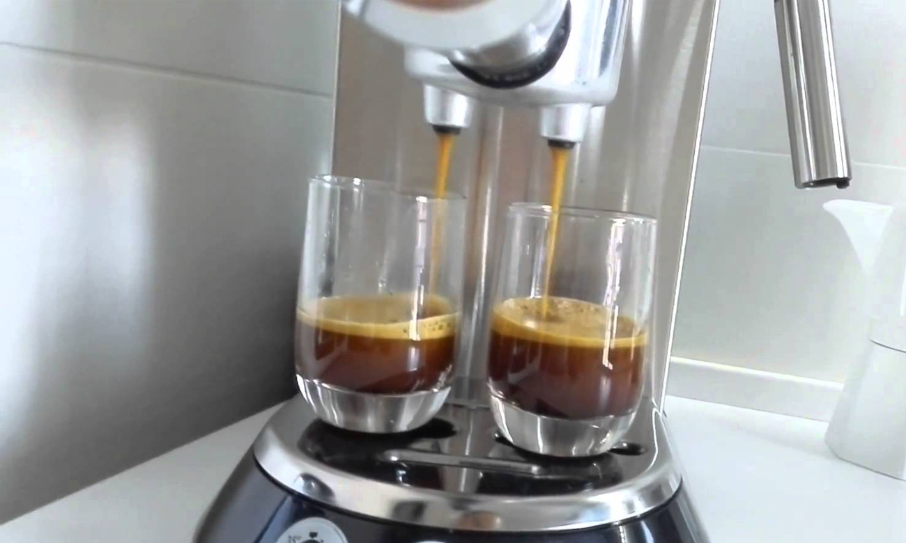 Ekspres do kawy DeLonghi Dedica EC 680.M