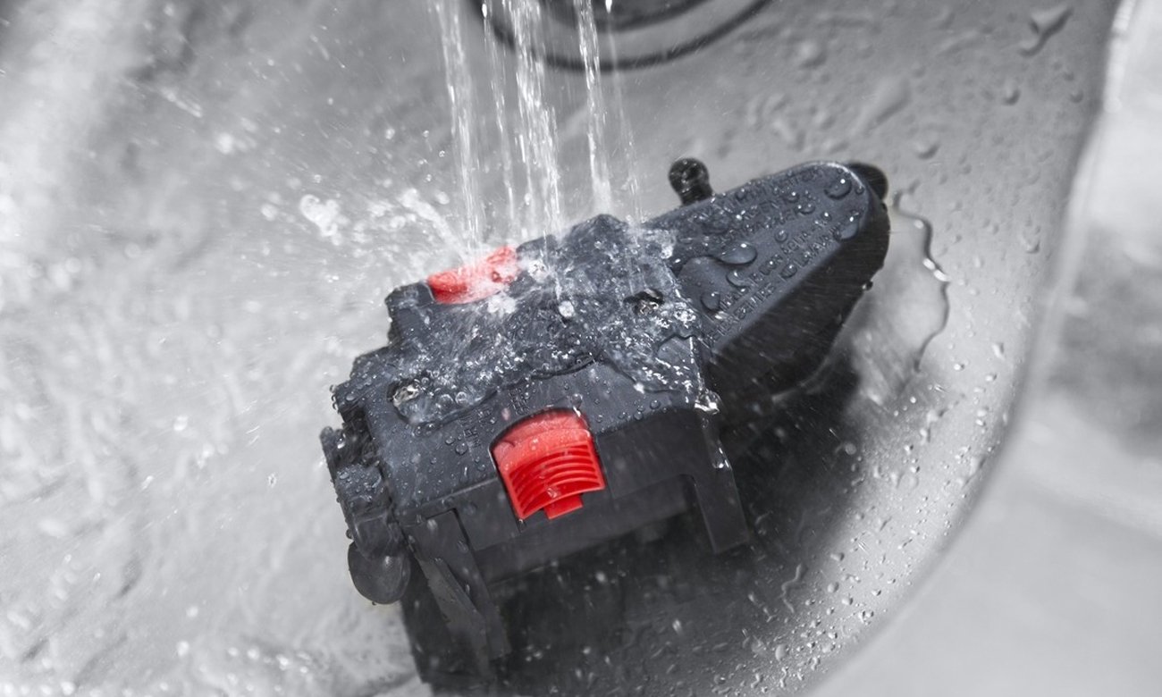 Ekspres do kawy DeLonghi ECAM 23.120.B wyposażony w wyjmowany blok zaparzający