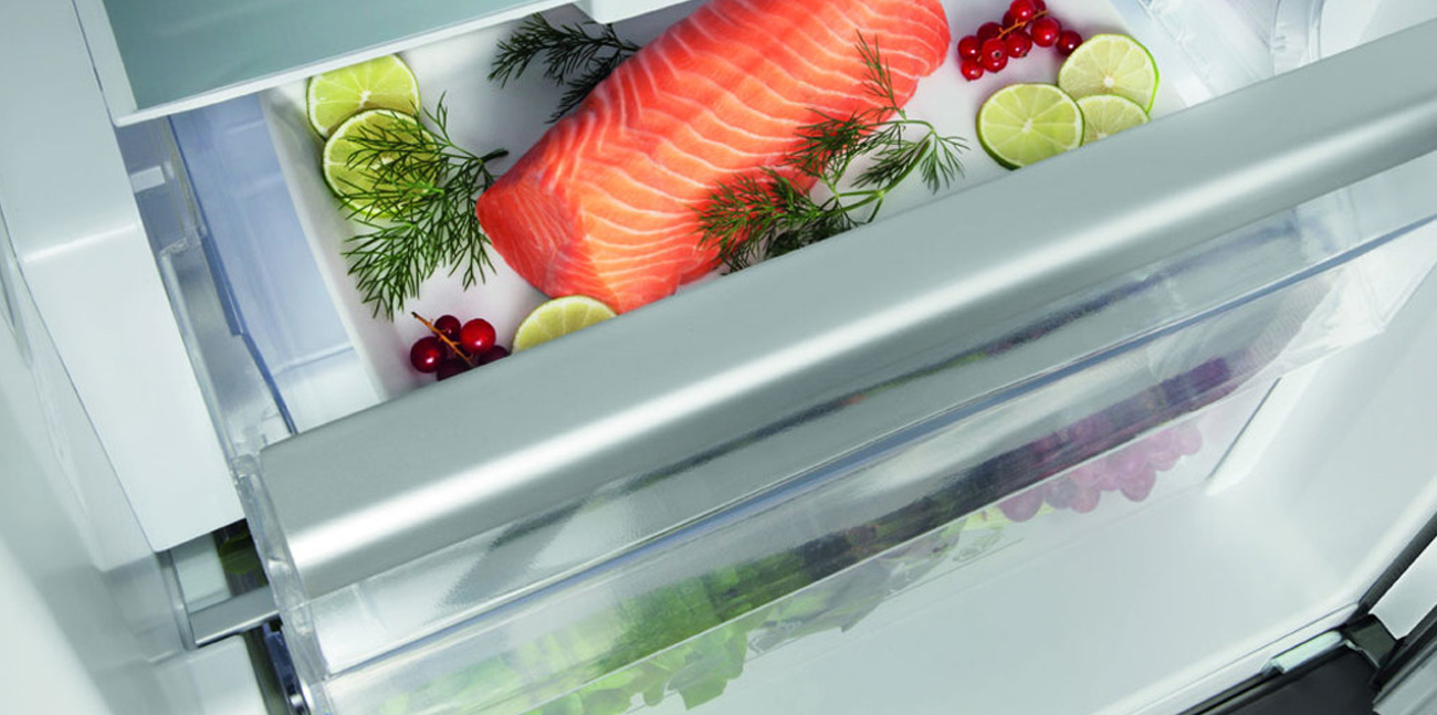 Specjalnie zaprojektowana szuflada w lodówce Electrolux ERT1501FOW3