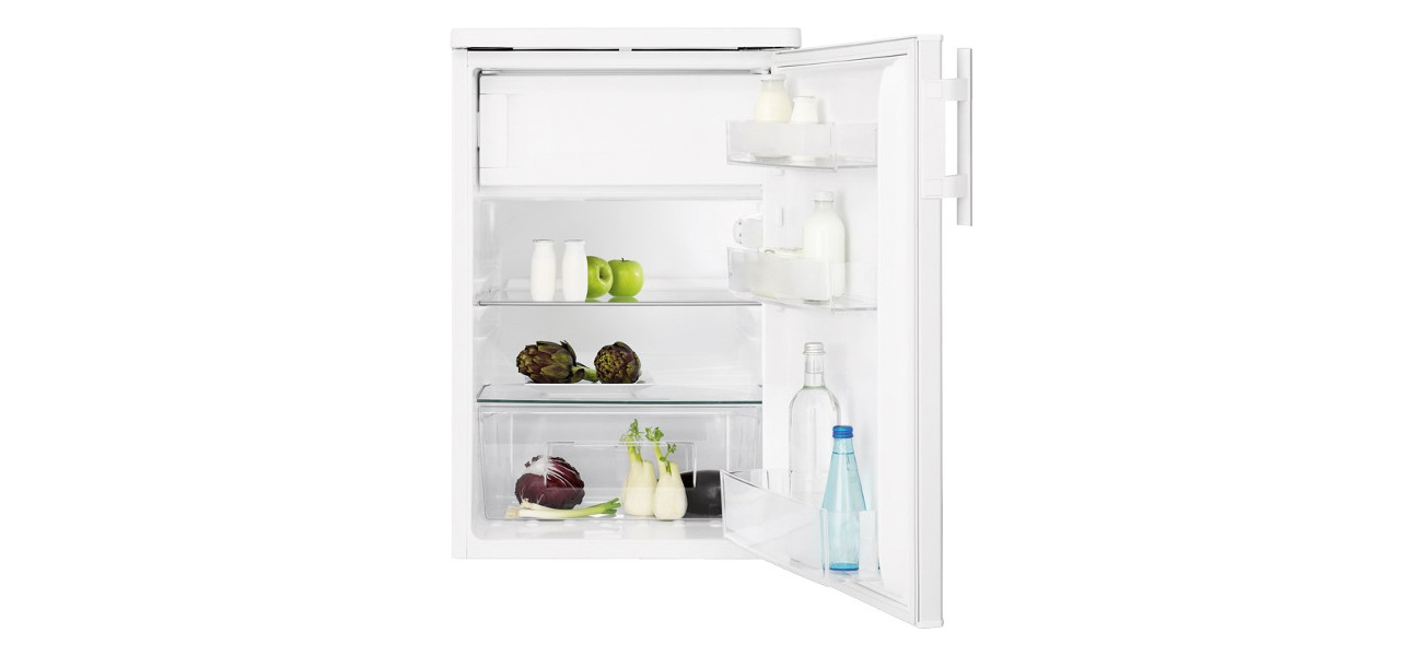 Lodówka Electrolux ERT1501FOW3 ma dużo miejsca