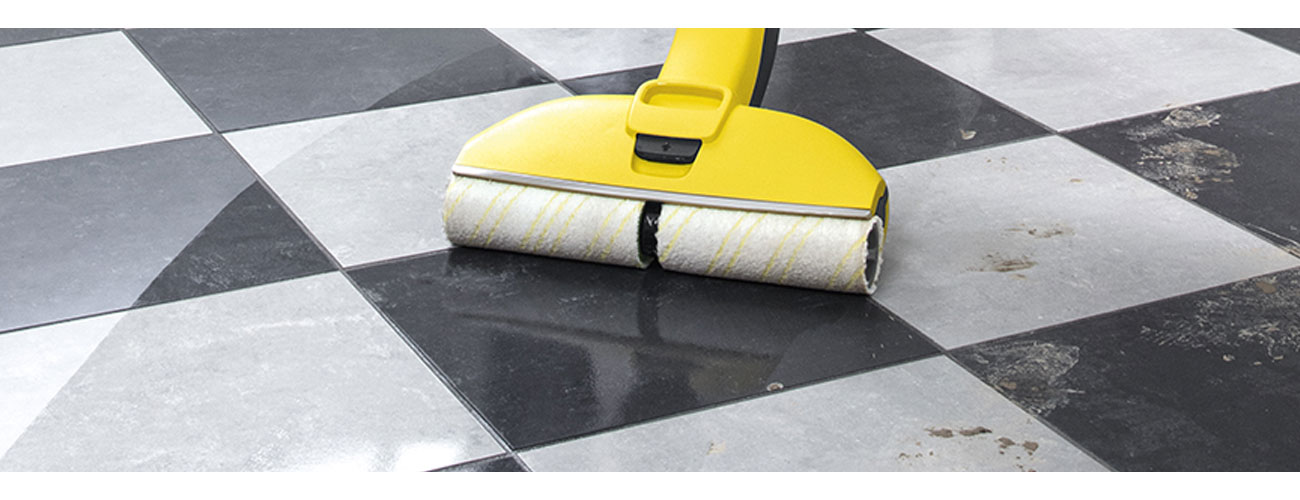 mop elektryczny Karcher FC 3 ma pady z mikrowłóknami