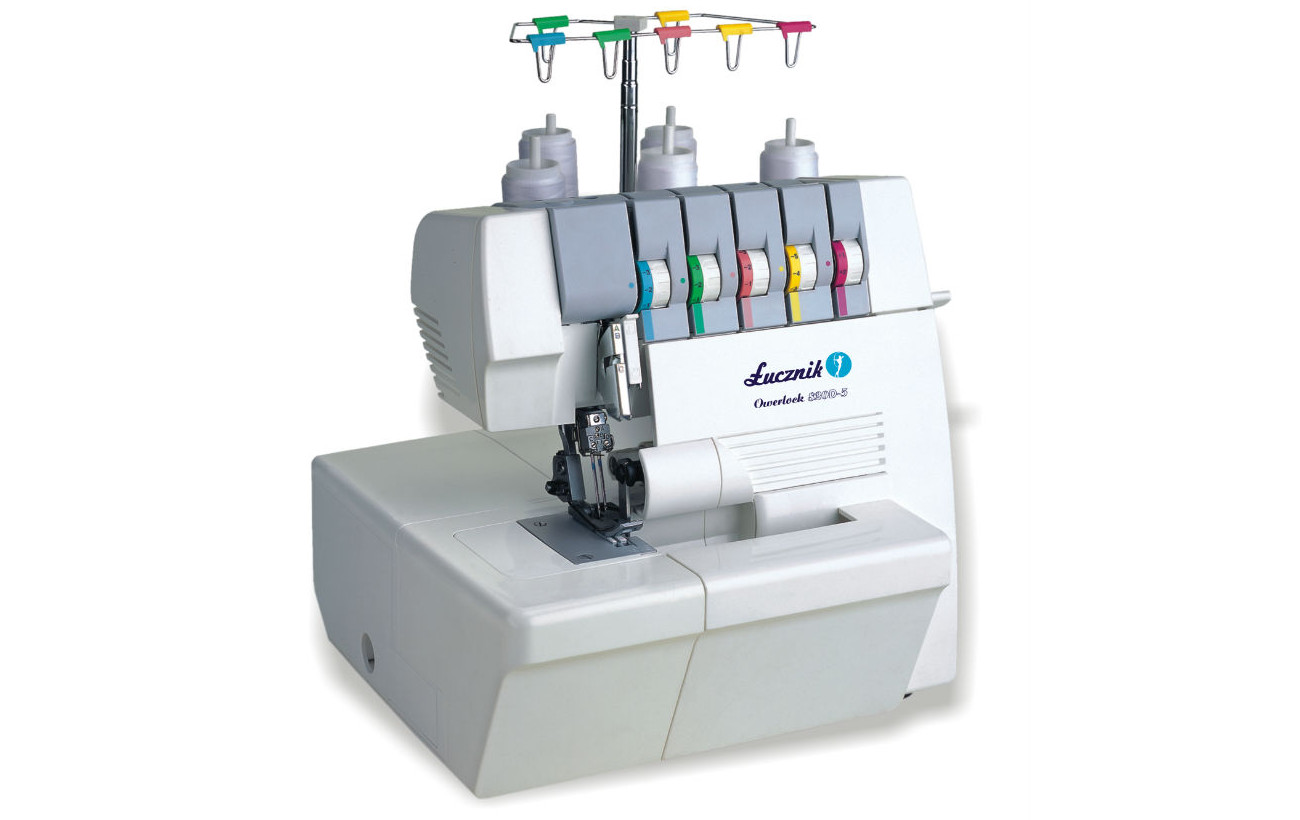 Maszyna do szycia Łucznik 820D5 biały