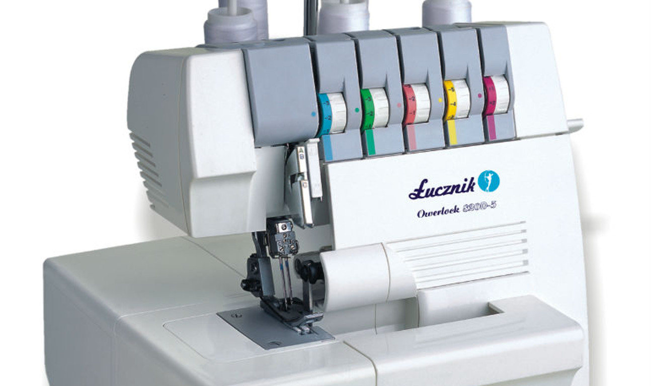 Łucznik 820D5 biały overlok