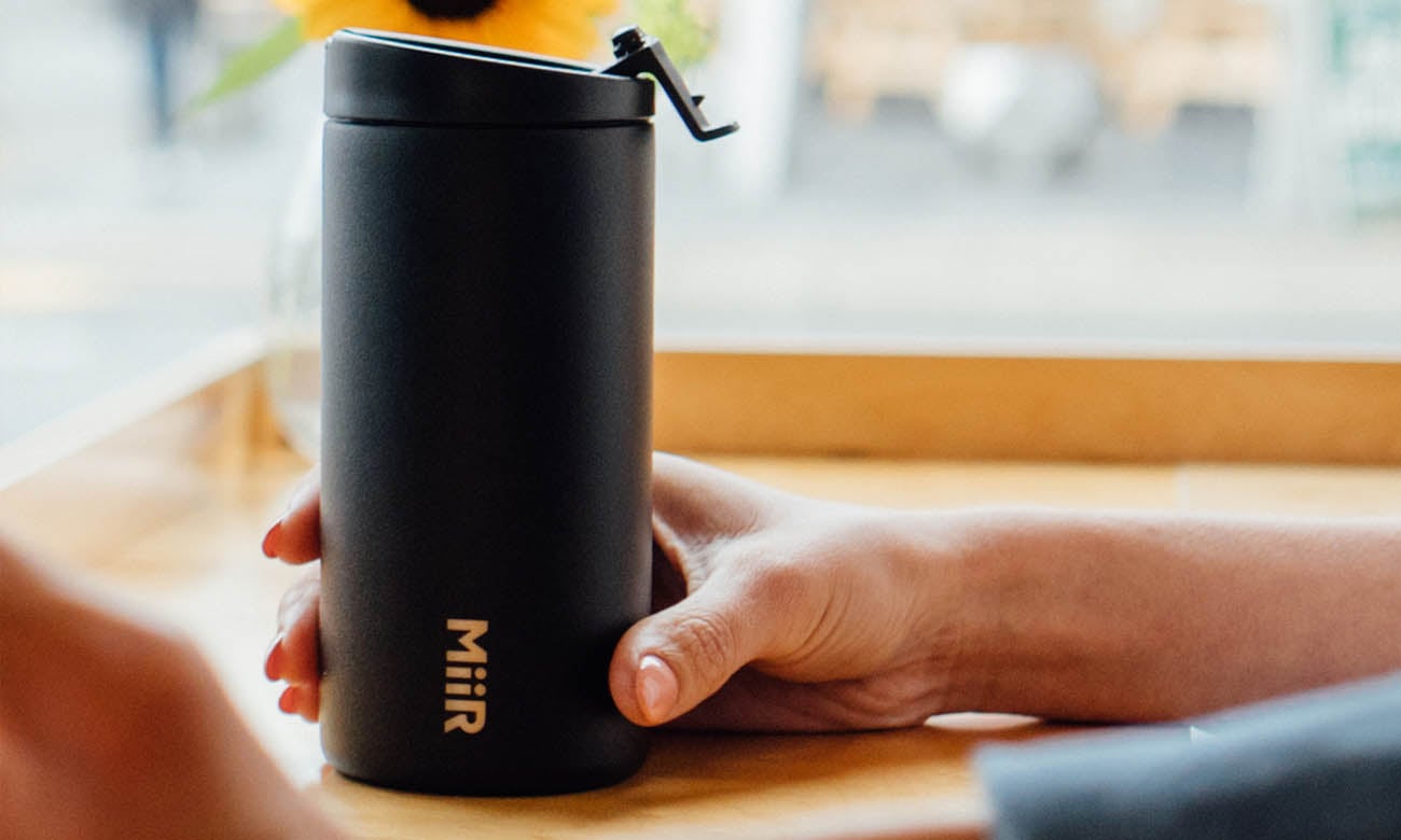 MiiR Travel Tumbler czarny kubek termiczny 350 ml Sklep komputerowy