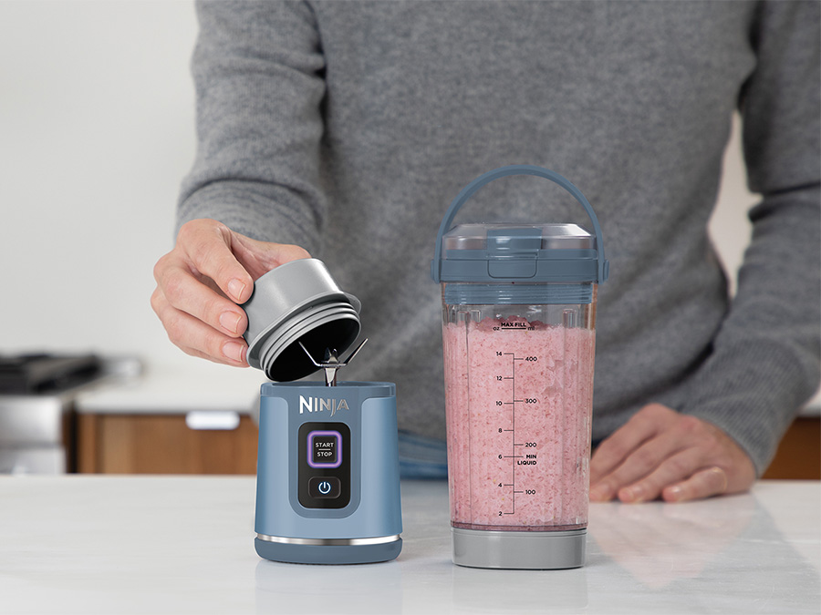 Blender przenośny Ninja Blast niebieski BC151EUNV