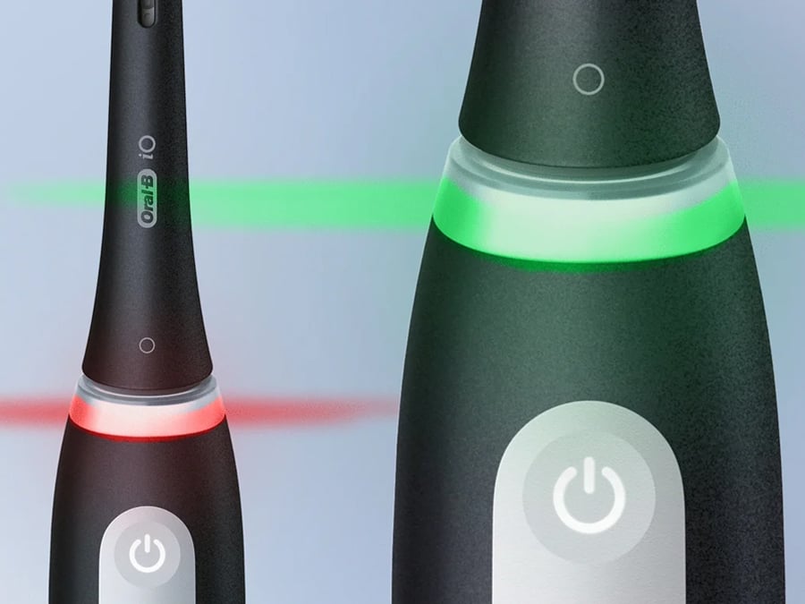 Oral-B Zestaw szczoteczka iO 4 czarny + końcówki Gentle Care 4 szt