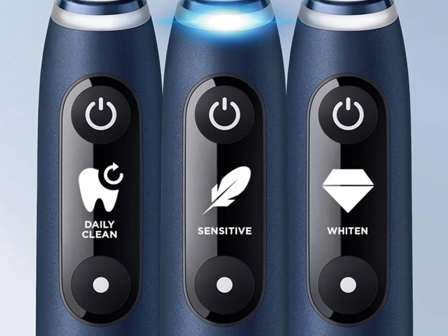 Oral-B Szczoteczka iO 7 Sapphire Blue + 4 szt. końcówki iO Sens EB4