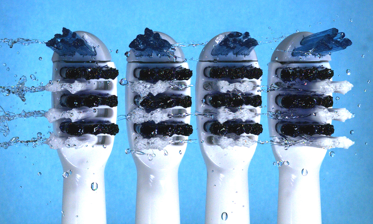 Technologia triple action w szczoteczce elektrycznej Oral-B D20 Trizone 1000 D20.513.1