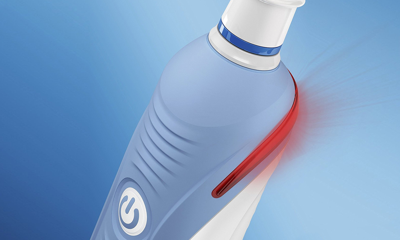 Szczoteczka elektryczna Oral-B Pro 2000 niebieska białe zęby zdrowe