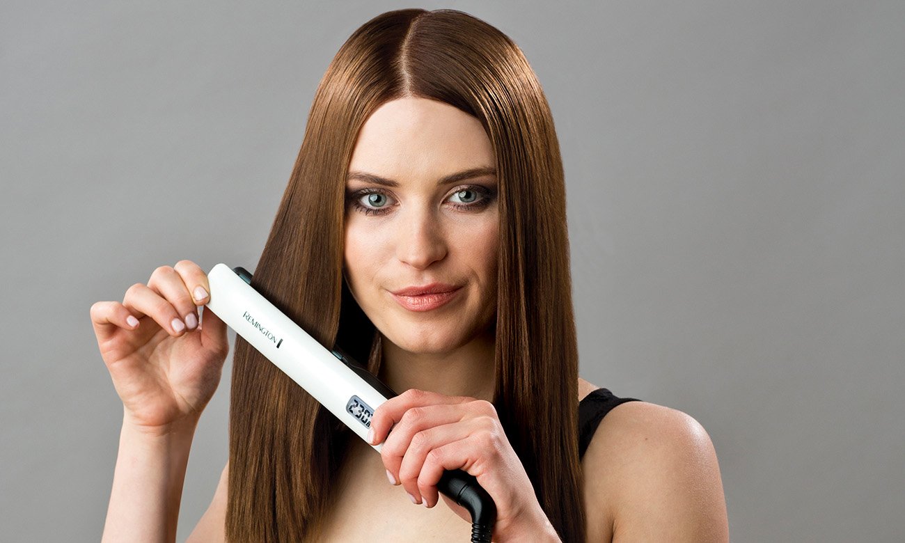 Prostownica do włosów Remington Shine Therapy S8500 ma ruchome płytki