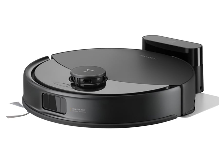 Zbliżenie na Roborock Q10 PF Black stojący przy stacji ładującej