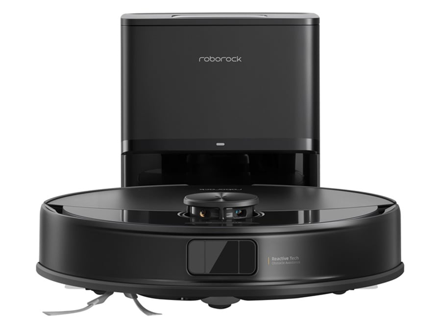 Robot sprzątający Roborock Q10 VF+ Black na czarnym tle ze stacją ładującą widok od przodu