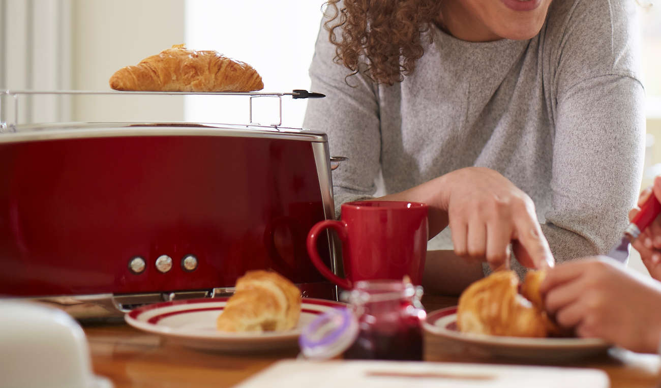 Toster Russell Hobbs 23250-56 czerwony