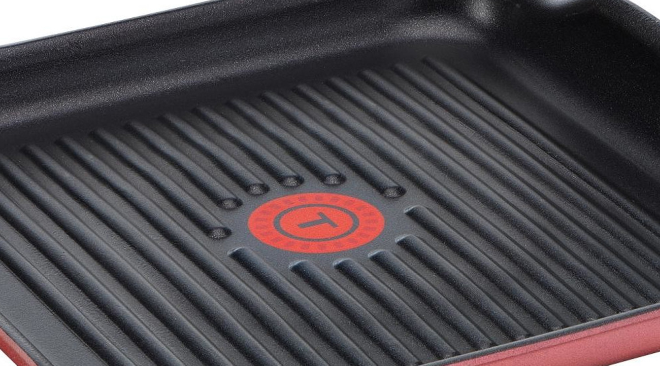 Tefal Patelnia Character C6824052 czerwona thermospot