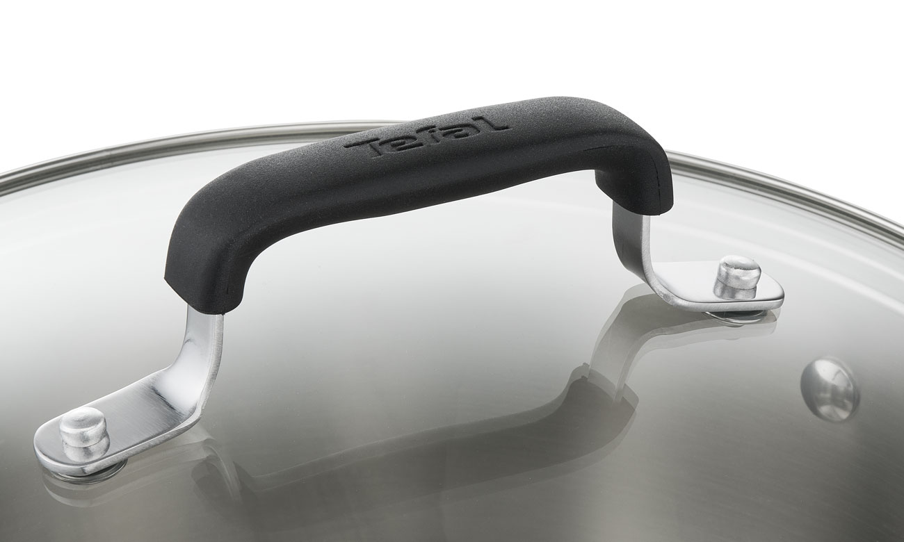garnki Tefal Cook&Cool E493S874 mają grube dno indukcyjne i nienagrzewające się uchwyty