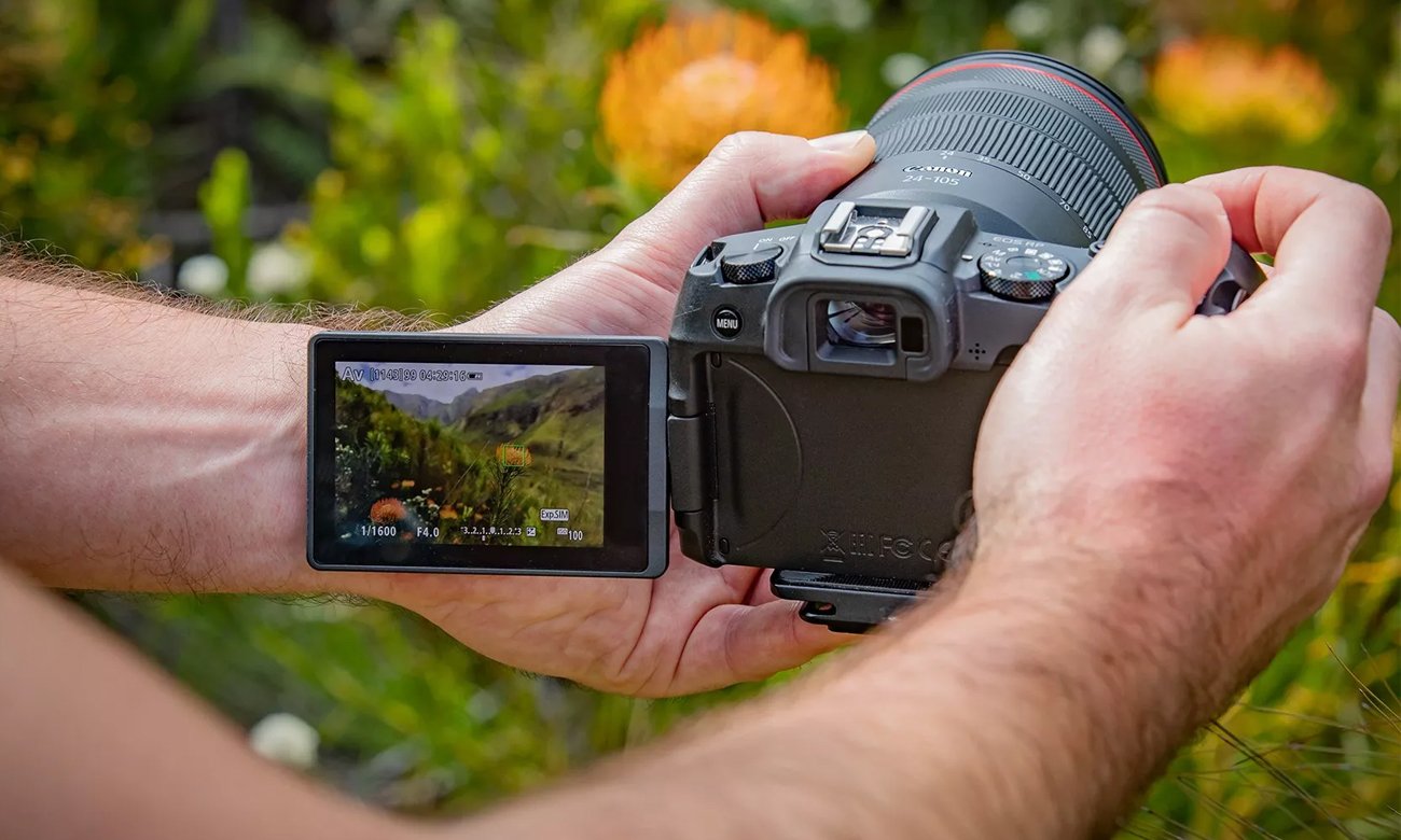 Параметри бездзеркальної камери Canon EOS RP