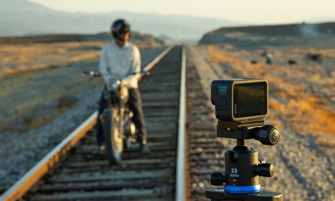 Kamera sportowa GoPro HERO12 Black kolory i montaż filmów
