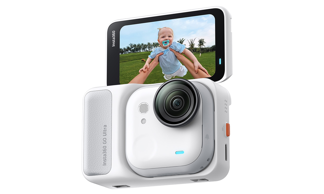 Kamera sportowa Insta360 GO Ultra Arctic White z wyświetlaczem ukazującym nagrany kadr, widoczna w ujęciu produktowym