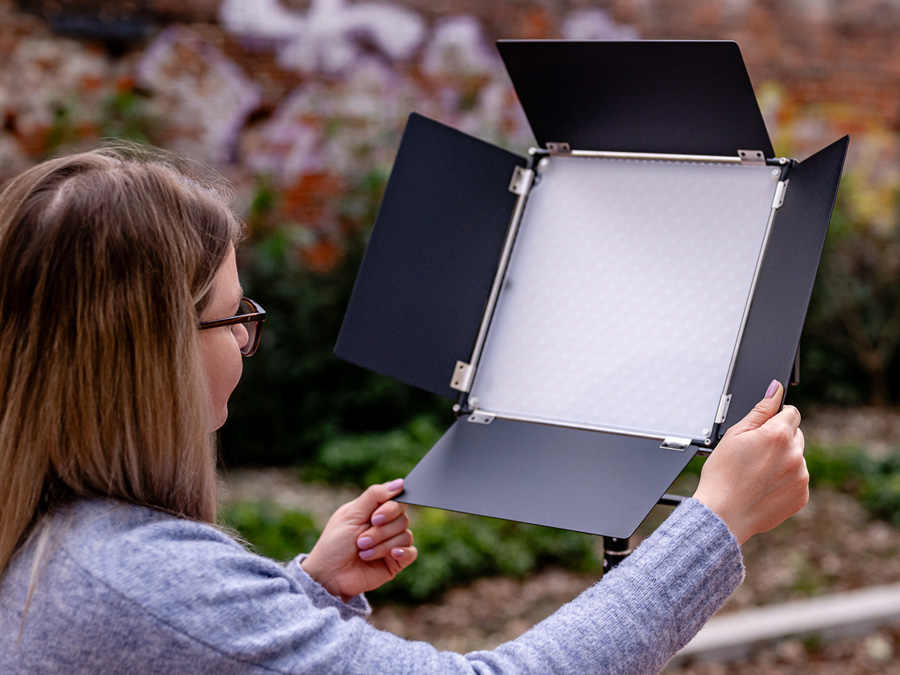 Lampa LED Newell RGB Vividha Effect