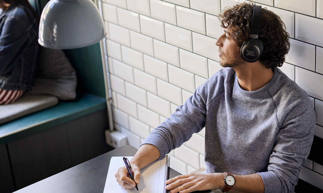 Funkcjonalne słuchawki Bluetooth z ANC JBL LIVE 650BTNC