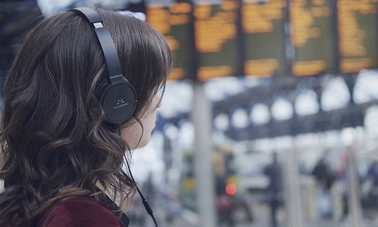 Słuchawki nauszne o basowy brzmieniu SoundMagic P21