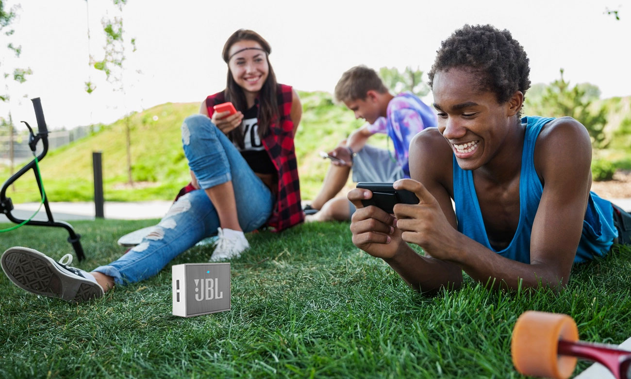 W zestawie z tv głośnik JBL GO