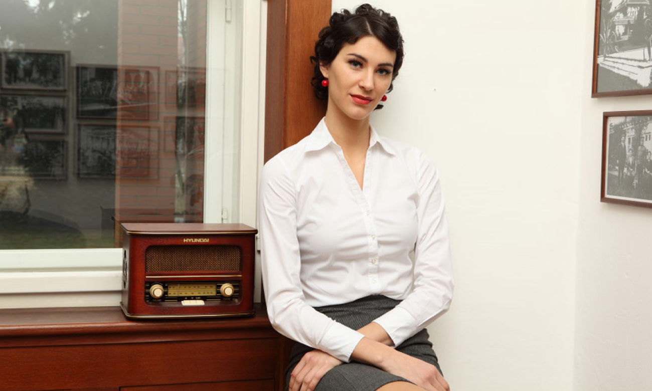 Radioodtwarzacz Hyundai Radio retro z CD RC606 brązowe RC606