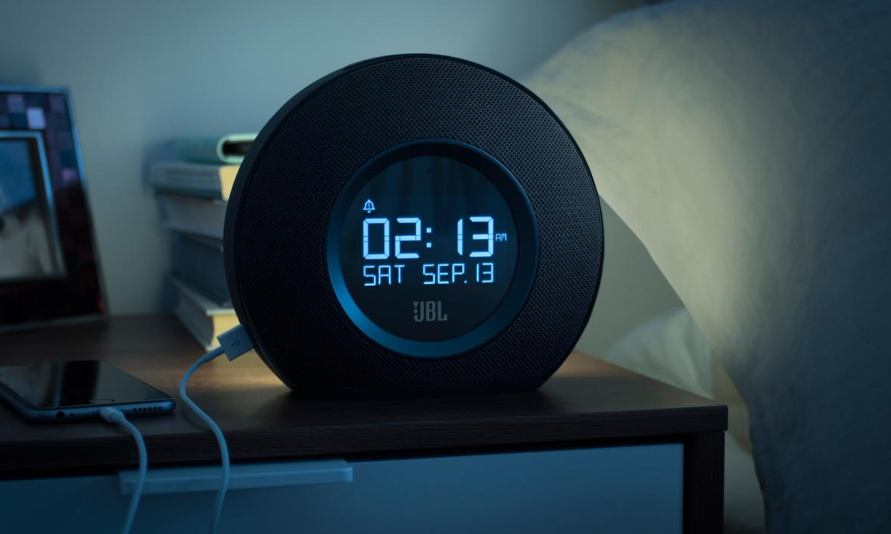 Budzik w głośniku JBL HORIZON