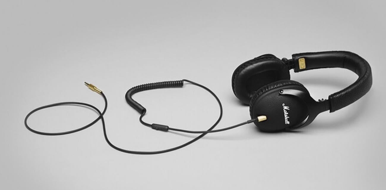 Spiralny kabel z mikrofonem Marshall Monitor Black