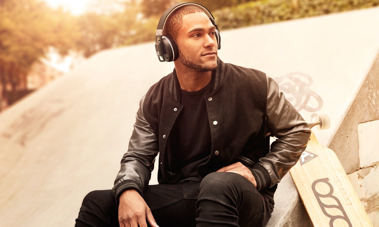 Sterowanie dotykowe w słuchawkach Urbanite XL Wireless