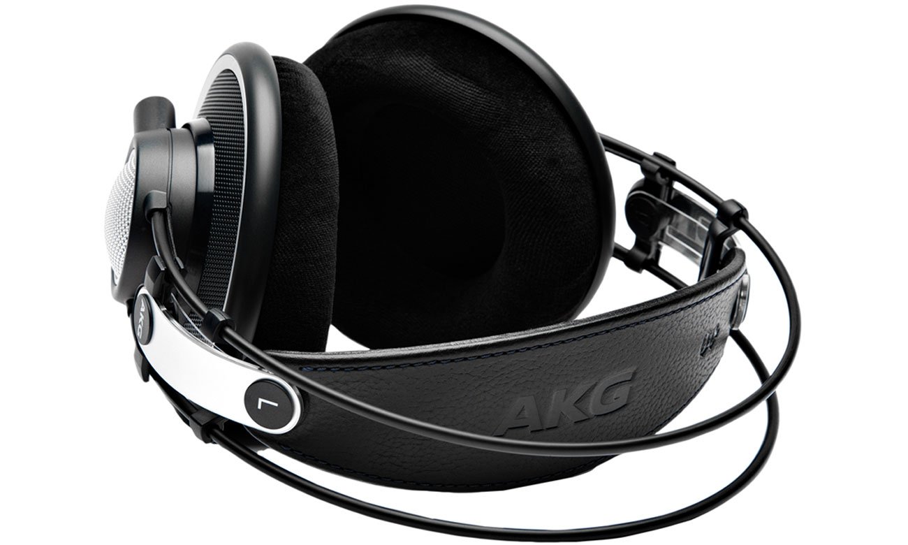 Odpinany kabel w słuchawkach AKG K702
