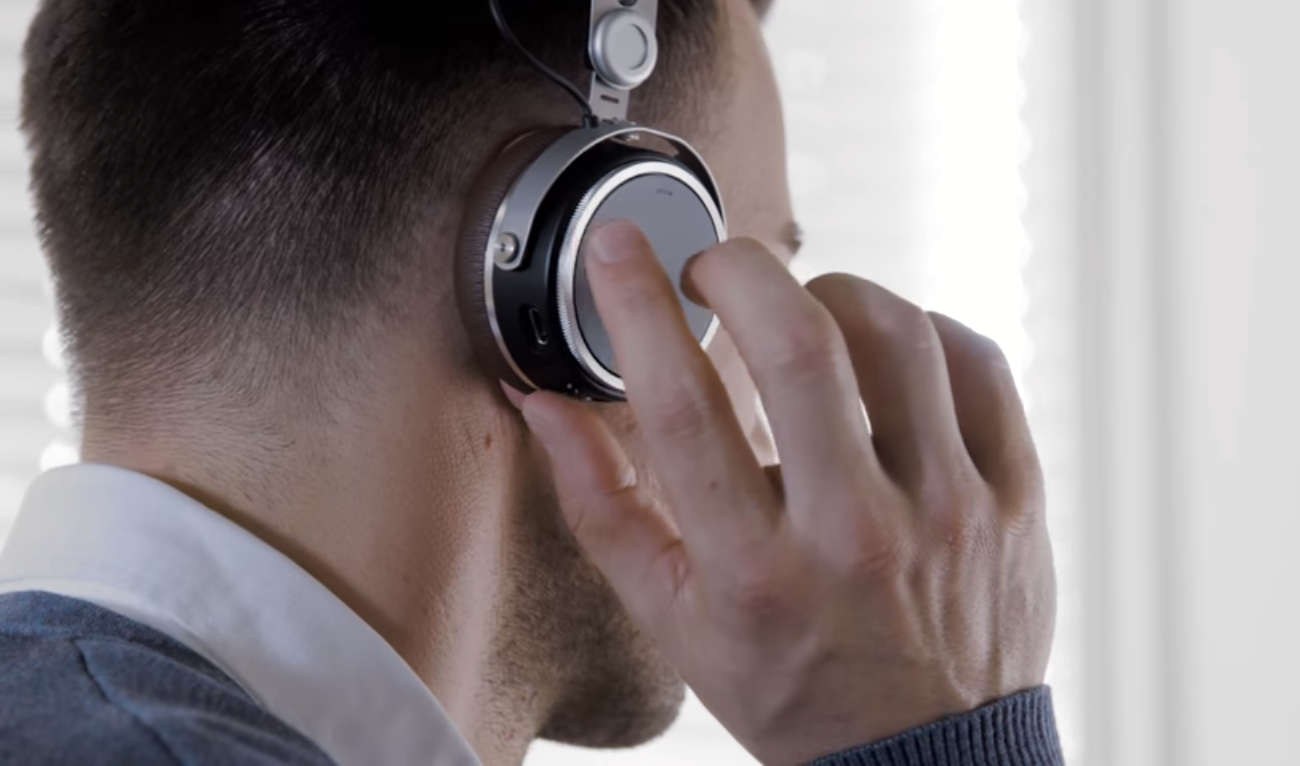 Beyerdynamic Aventho Wireless ma przyciski sensorowe
