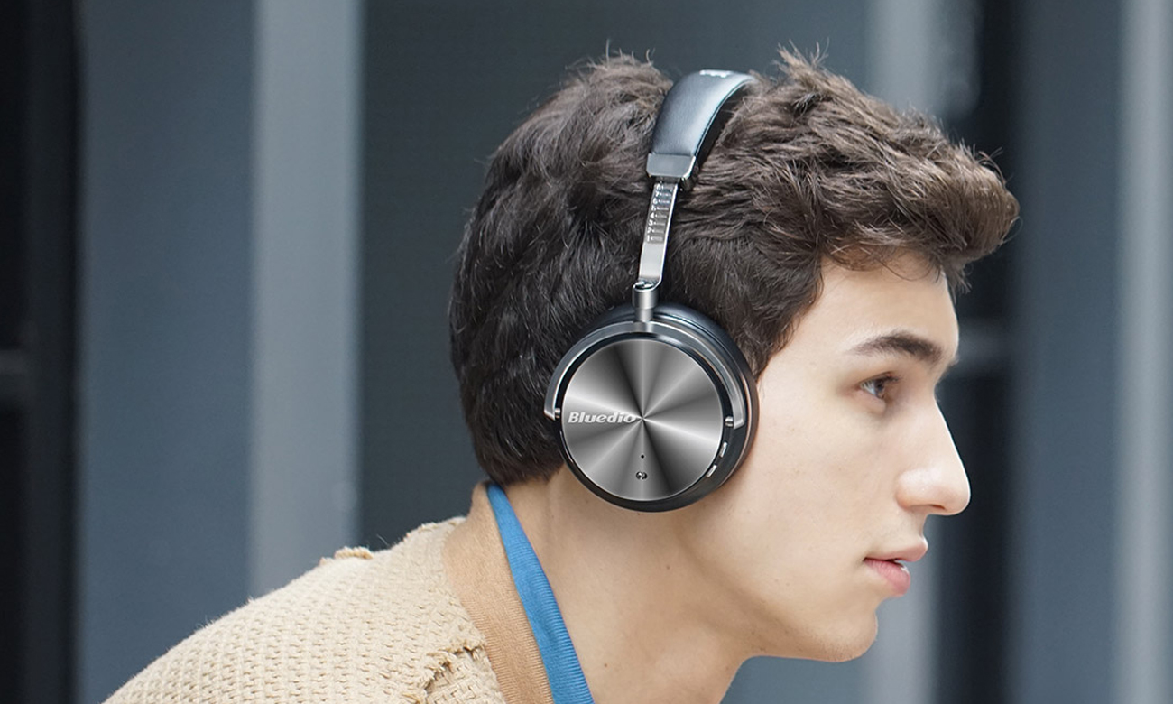 Wydajna bateria w słuchawkach Bluedio T4 Turbine